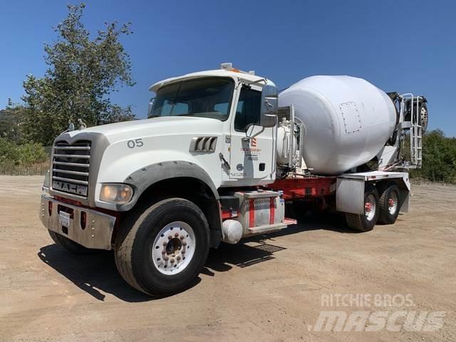 Mack GU713 شاحنات أخرى