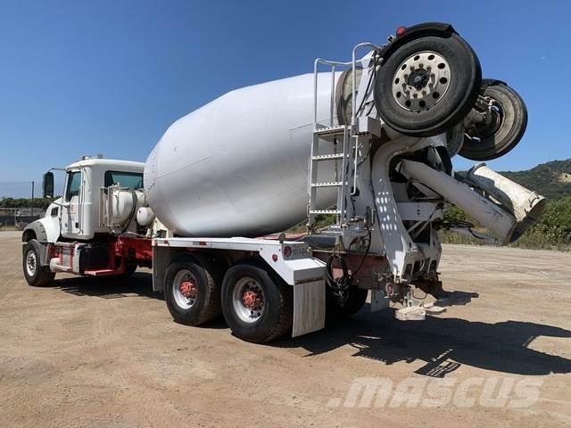 Mack GU713 شاحنات أخرى