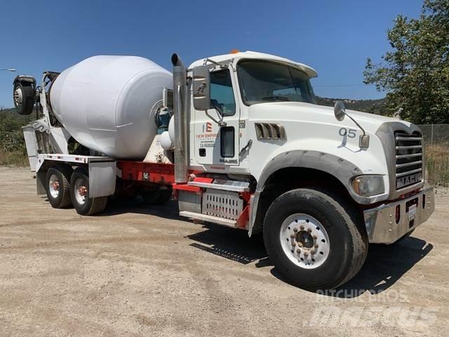 Mack GU713 شاحنات أخرى