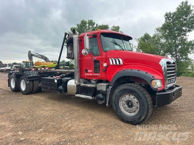 Mack GU713 شاحنات لوادر