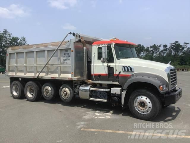 Mack GU713 شاحنات قلابة