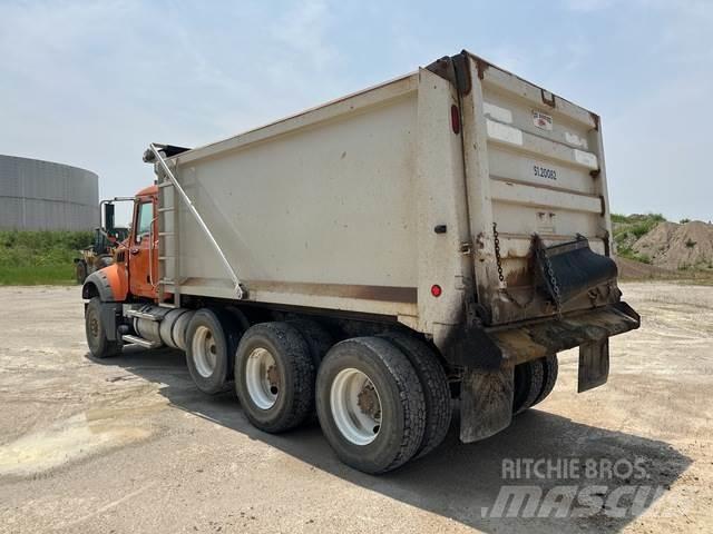 Mack GU713 شاحنات قلابة