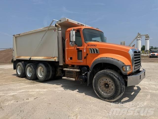 Mack GU713 شاحنات قلابة