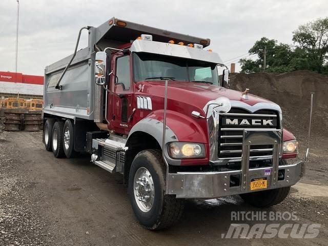 Mack GU713 شاحنات قلابة