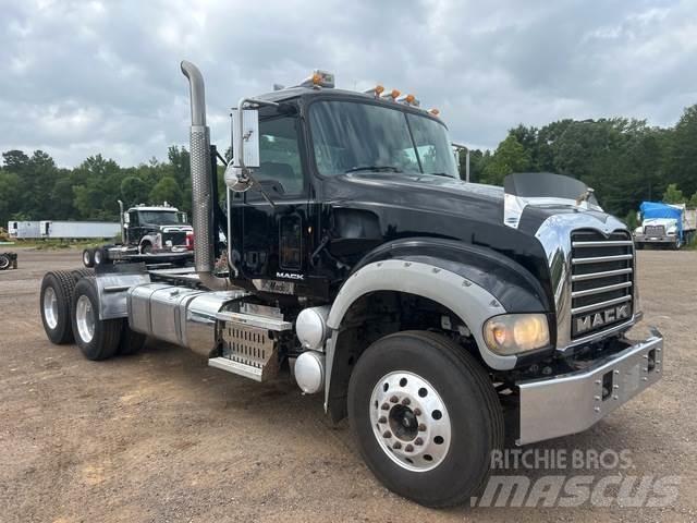 Mack GU713 وحدات الجر