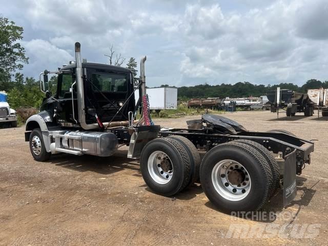 Mack GU713 وحدات الجر