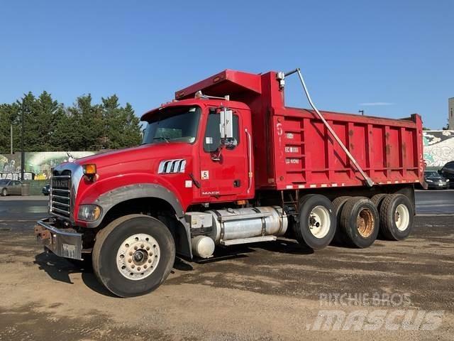 Mack GU713 شاحنات قلابة