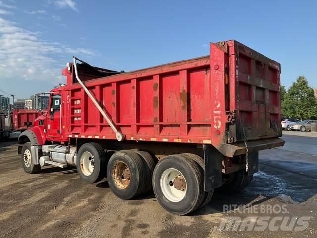 Mack GU713 شاحنات قلابة