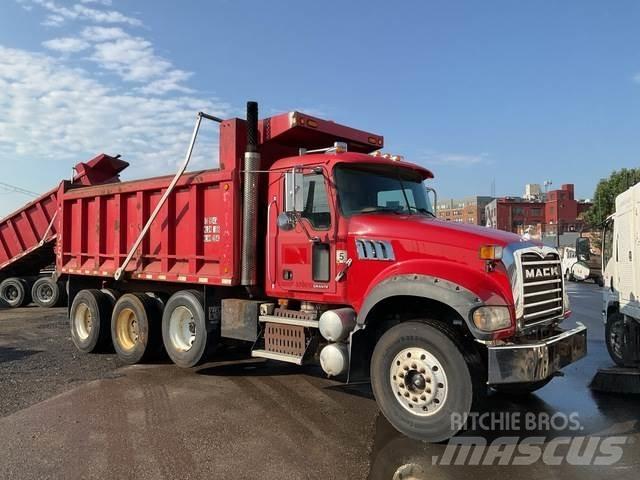 Mack GU713 شاحنات قلابة