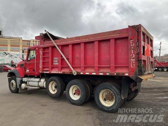 Mack GU713 شاحنات قلابة