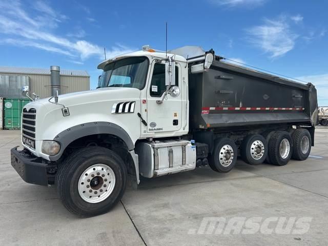 Mack GU713 شاحنات قلابة