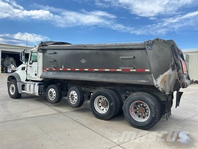 Mack GU713 شاحنات قلابة