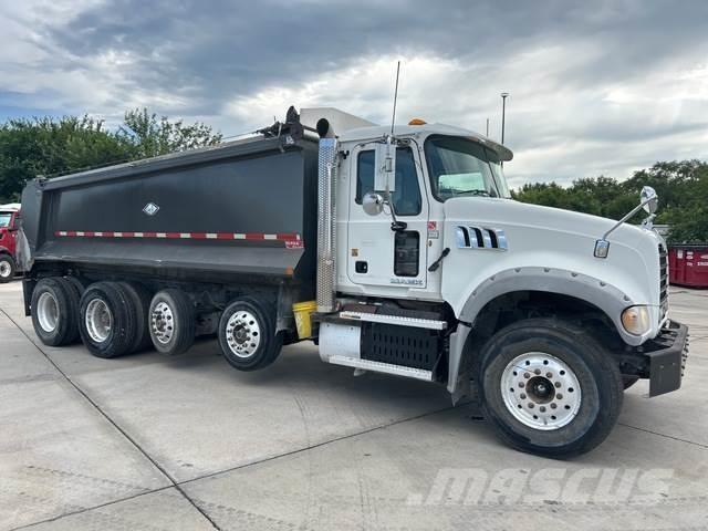 Mack GU713 شاحنات قلابة