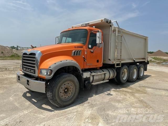 Mack GU713 شاحنات قلابة