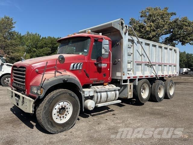 Mack GU713 شاحنات قلابة