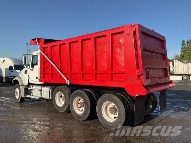 Mack GU713 شاحنات قلابة