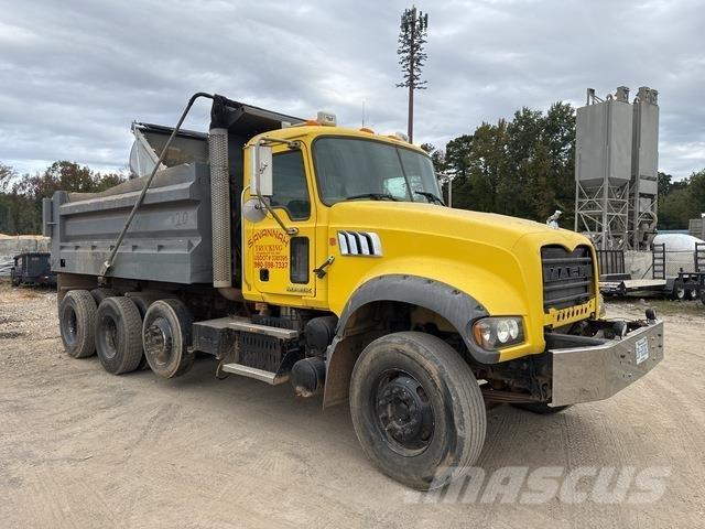 Mack GU713 شاحنات قلابة