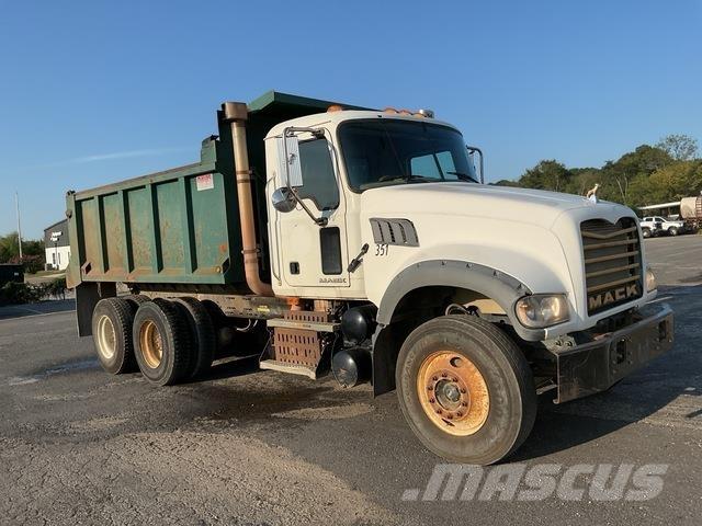 Mack GU713 شاحنات قلابة