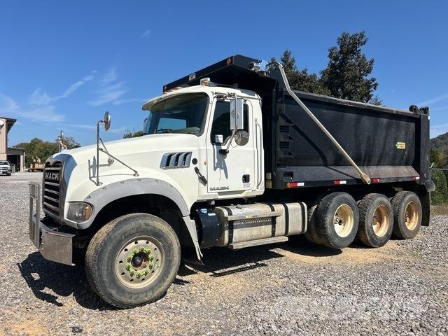 Mack GU713 شاحنات قلابة