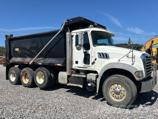 Mack GU713 شاحنات قلابة