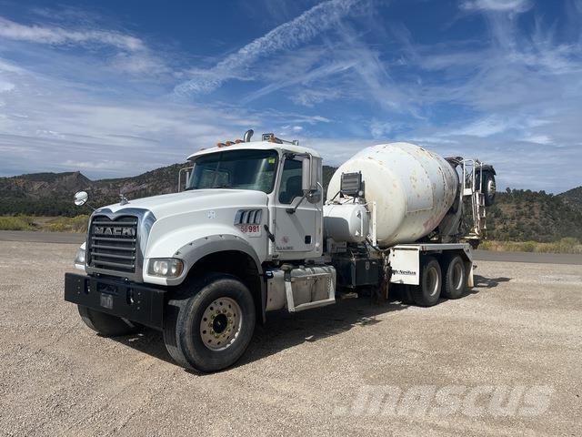 Mack GU713 شاحنات أخرى