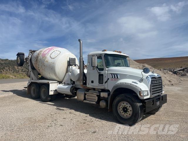 Mack GU713 شاحنات أخرى