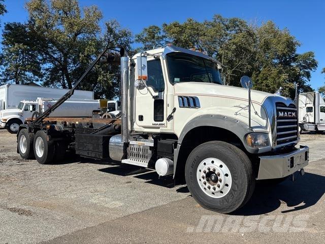Mack GU713 شاحنات لوادر