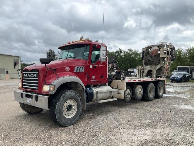 Mack GU713 شاحنات أخرى