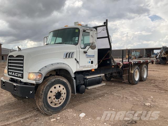 Mack GU713 شاحنات مسطحة/مفصلية الجوانب