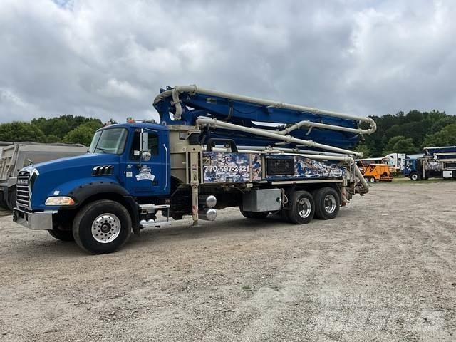 Mack GU813 مضخات خرسانة