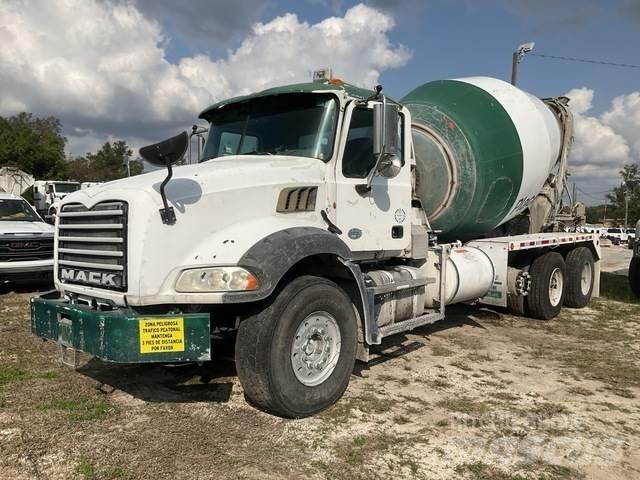 Mack GU813 شاحنات أخرى