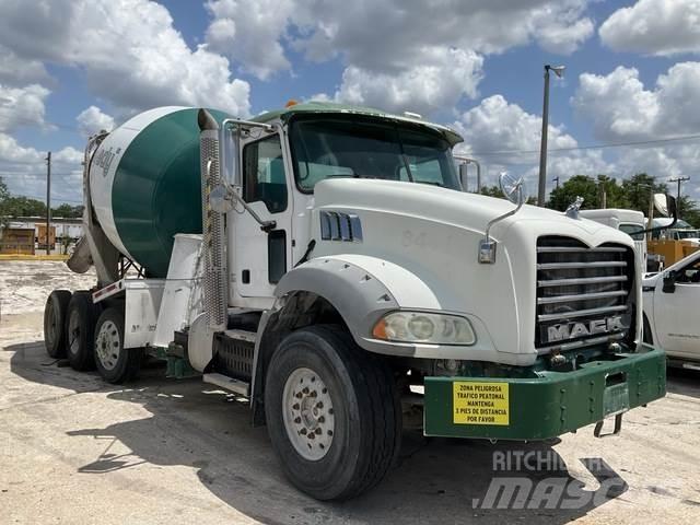 Mack GU813 شاحنات أخرى
