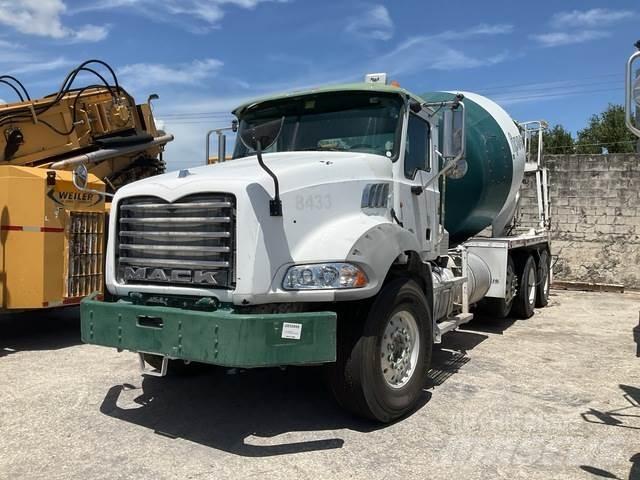 Mack GU813 شاحنات أخرى