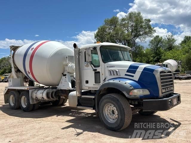 Mack GU813 شاحنات أخرى