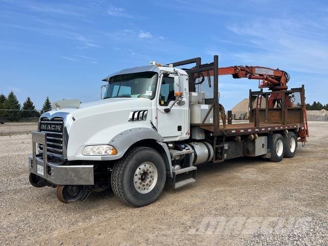 Mack GU813 خطاطيف