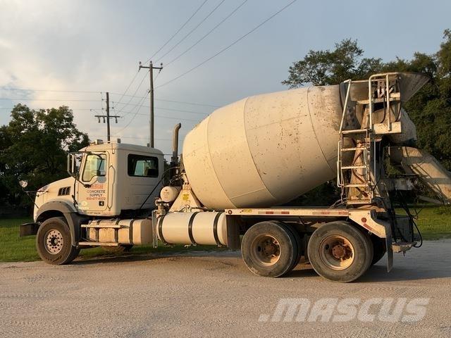 Mack GU813 شاحنات أخرى