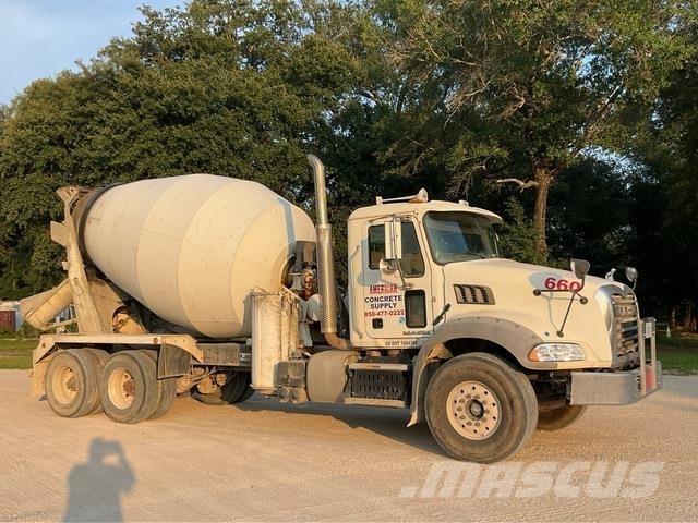 Mack GU813 شاحنات أخرى