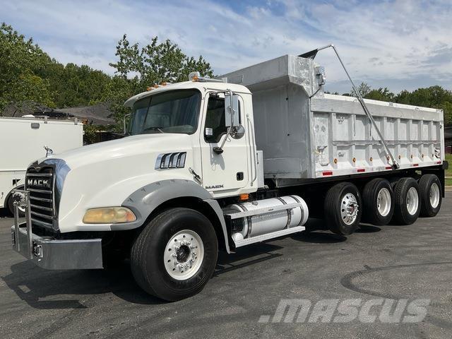 Mack GU813 شاحنات قلابة