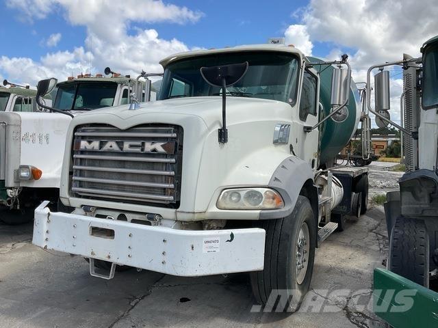 Mack GU813 شاحنات أخرى