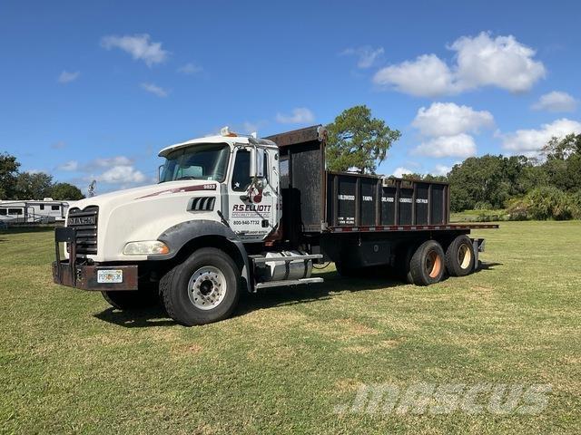 Mack GU813 شاحنات قلابة
