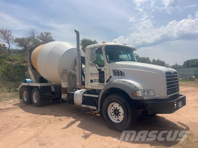 Mack GU813 شاحنات أخرى