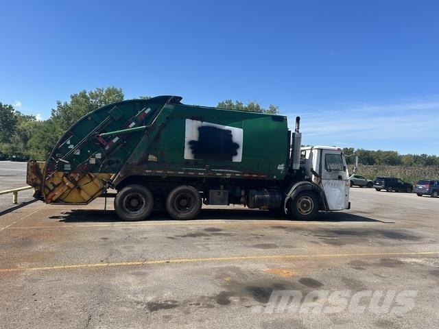 Mack LE613 شاحنات المخلفات
