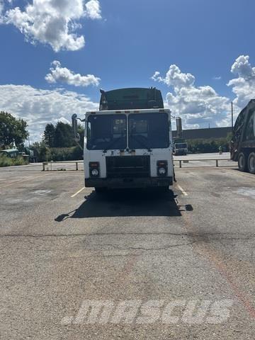 Mack LE613 شاحنات المخلفات