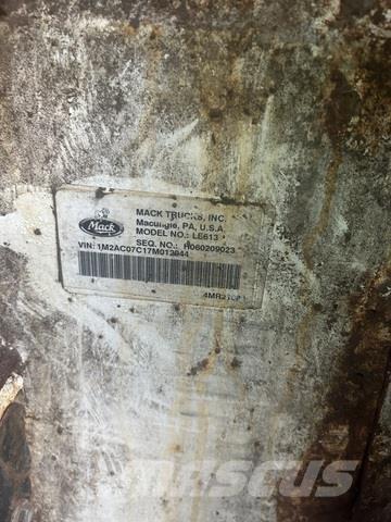 Mack LE613 شاحنات المخلفات