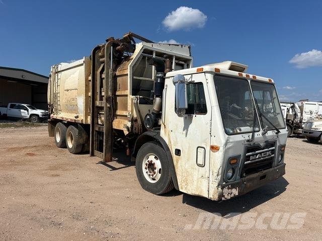 Mack LEU613 شاحنات المخلفات