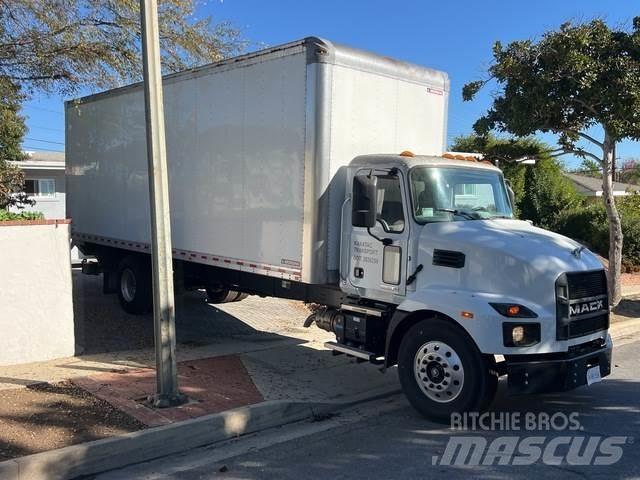 Mack MD شاحنات ذات هيكل صندوقي