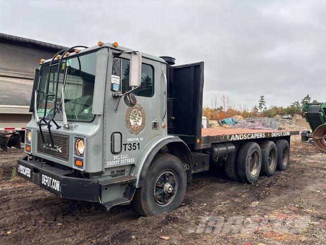 Mack MR611S شاحنات مسطحة/مفصلية الجوانب