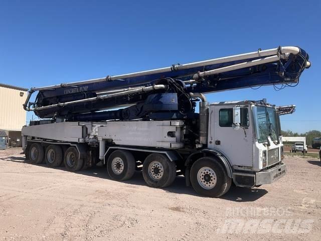 Mack MR688S مضخات خرسانة