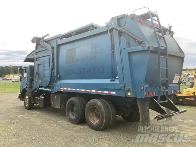 Mack MR688S شاحنات المخلفات