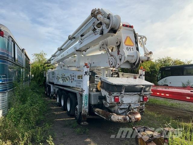 Mack MR688S مضخات خرسانة